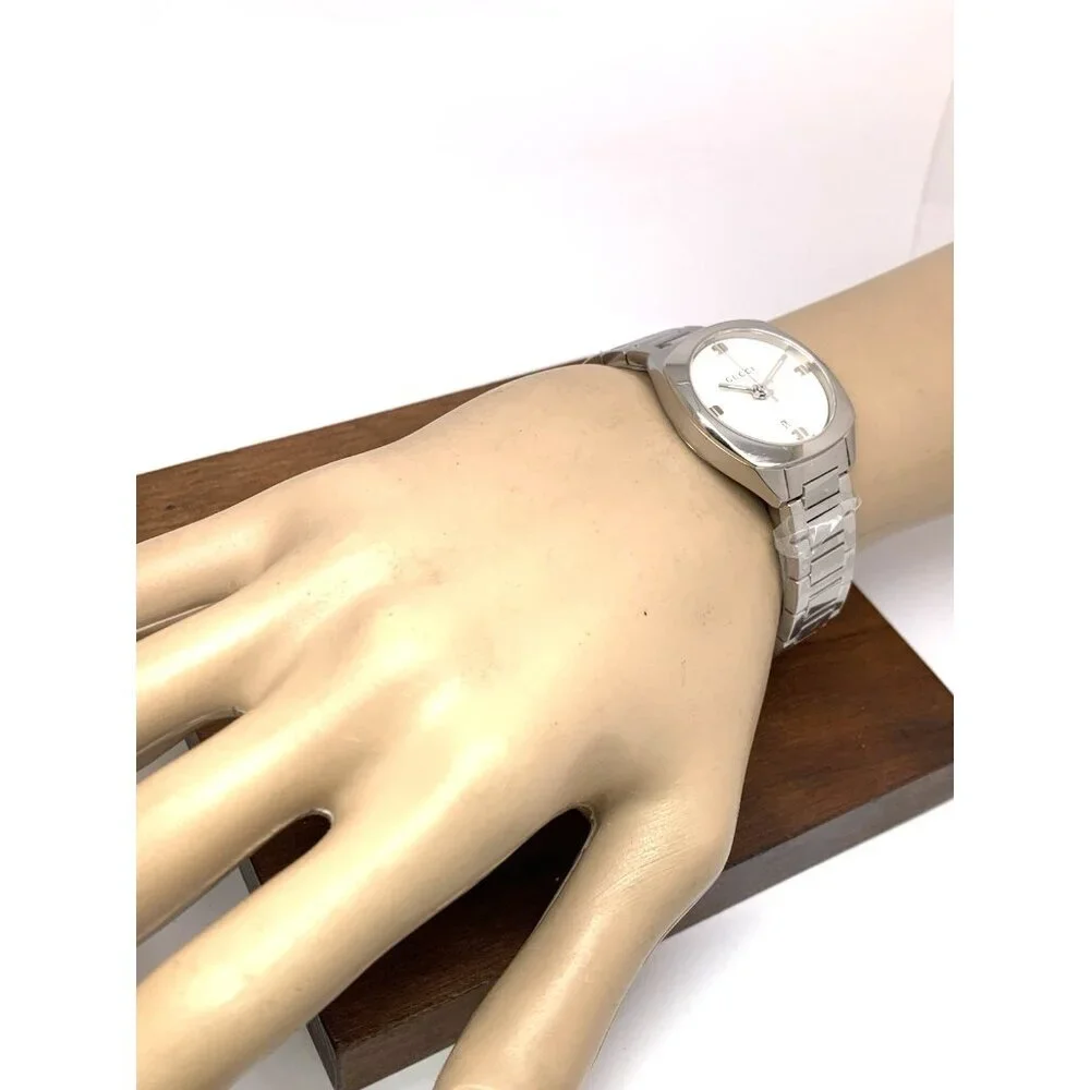 Gucci Women's Watch YA142502 Swiss Quartz GG2570 White Dial Silver Steel 29mm